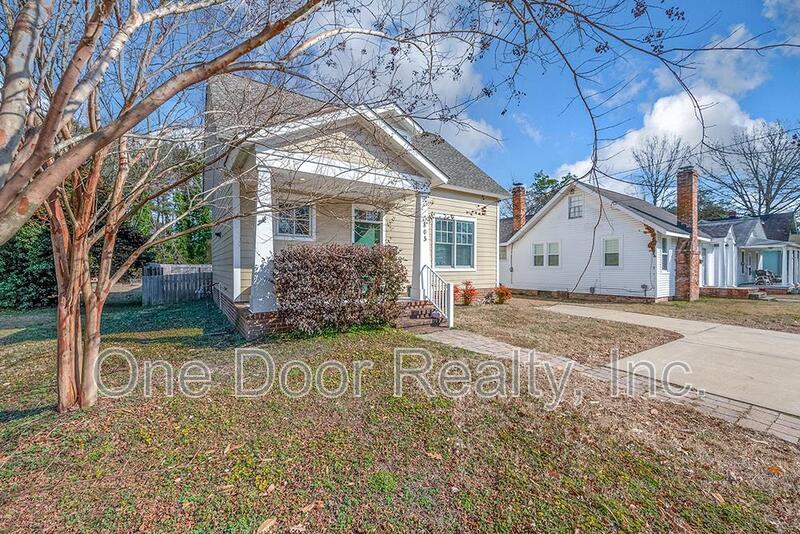 Room for Rent in 4 BR / 4 BA / 2140 Sq Ft House / Available NOW! property image