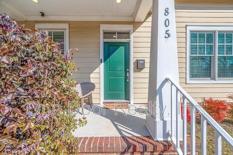 Room for Rent in 4 BR / 4 BA / 2140 Sq Ft House / Available NOW! property image