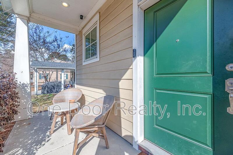 Room for Rent in 4 BR / 4 BA / 2140 Sq Ft House / Available NOW! property image