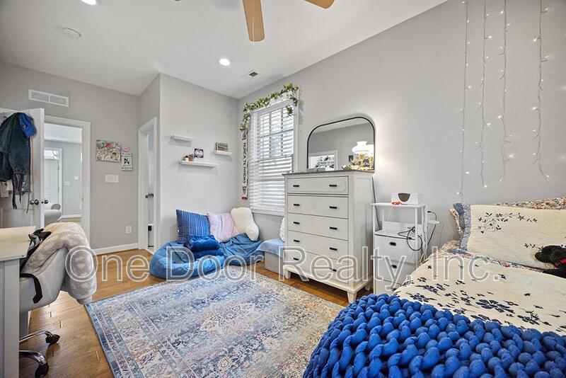 Room for Rent in 4 BR / 4 BA / 2140 Sq Ft House / Available NOW! property image