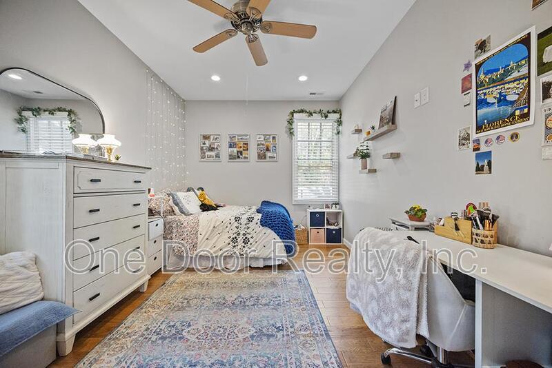 Room for Rent in 4 BR / 4 BA / 2140 Sq Ft House / Available NOW! property image