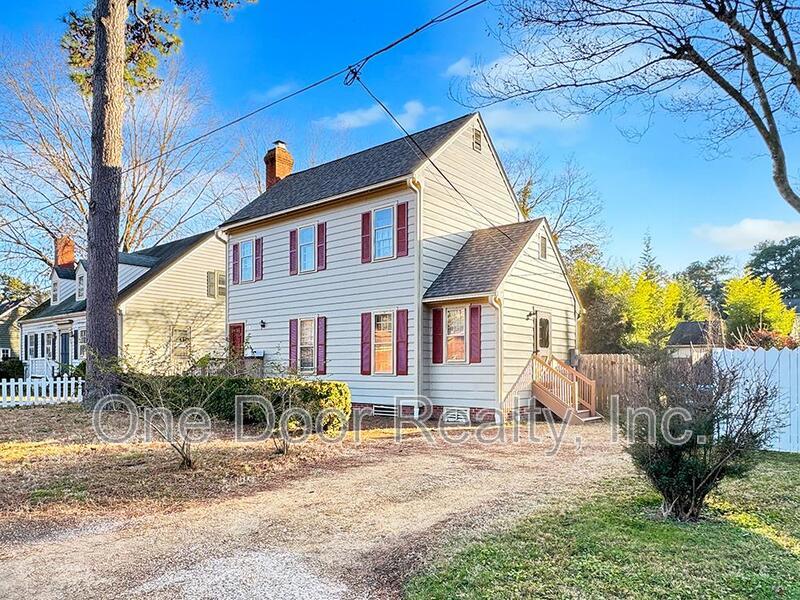 Beautiful 3 Bed & 1.5 Bath Detached Home - $1,850 property image