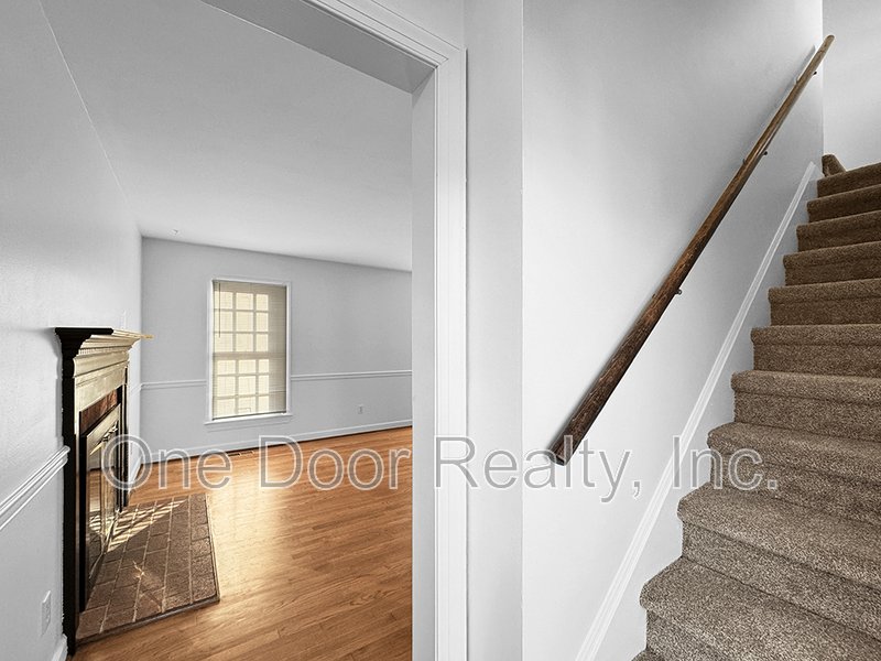 Beautiful 3 Bed & 1.5 Bath Detached Home - $1,850 property image