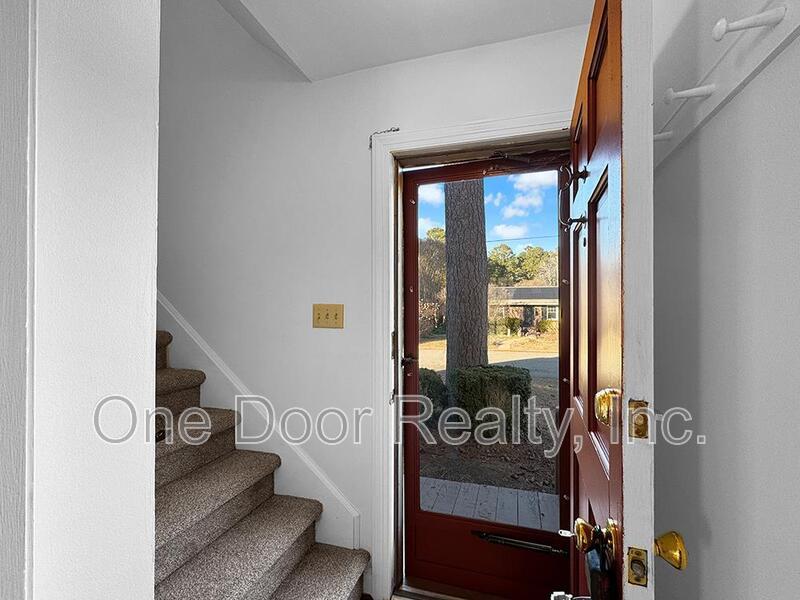 Beautiful 3 Bed & 1.5 Bath Detached Home - $1,850 property image