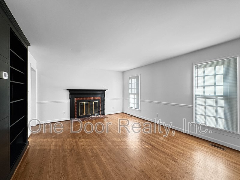 Beautiful 3 Bed & 1.5 Bath Detached Home - $1,850 property image