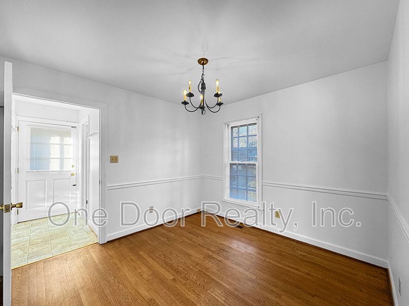 Beautiful 3 Bed & 1.5 Bath Detached Home - $1,850 property image