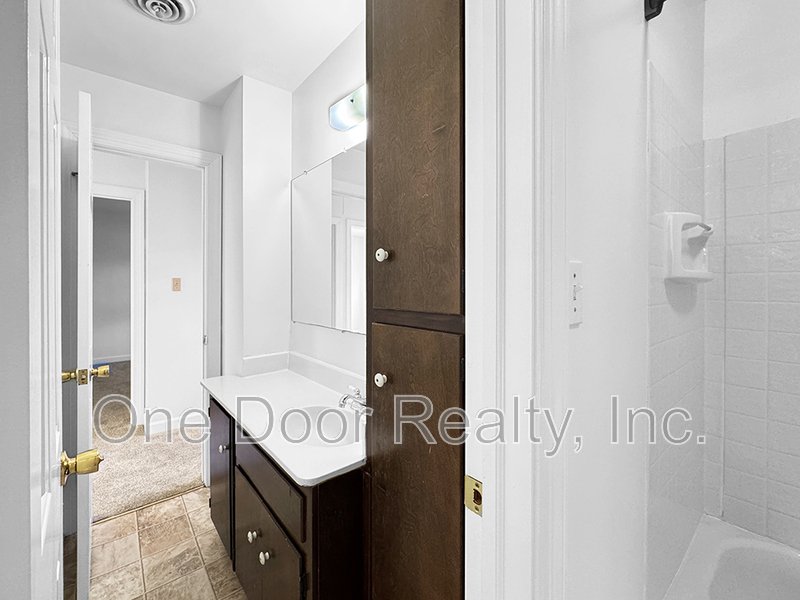 Beautiful 3 Bed & 1.5 Bath Detached Home - $1,850 property image