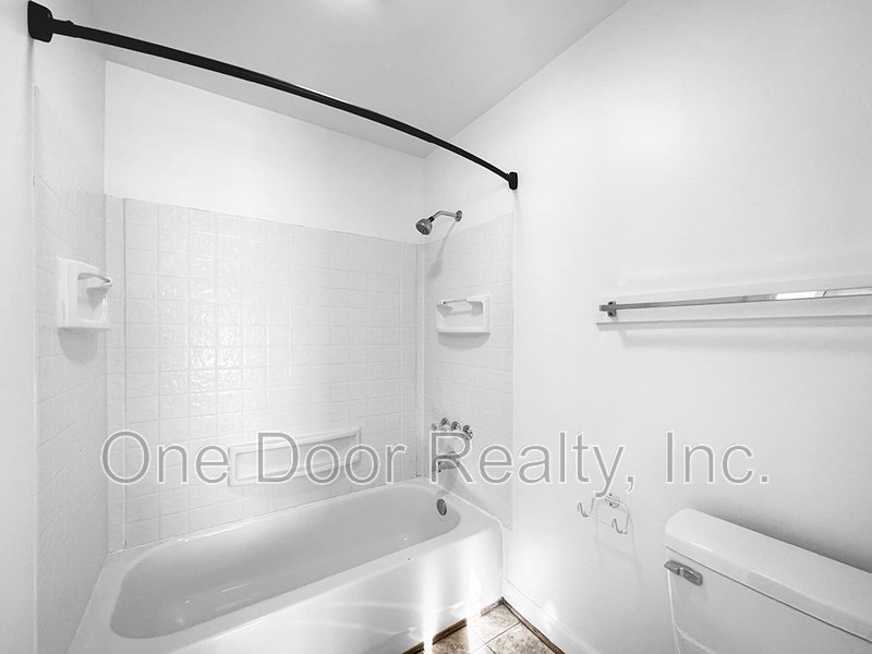 Beautiful 3 Bed & 1.5 Bath Detached Home - $1,850 property image