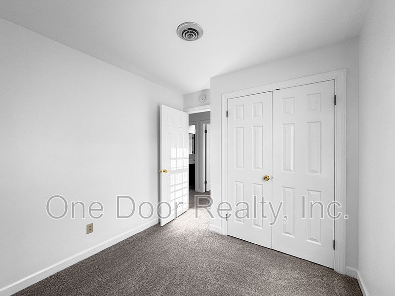 Beautiful 3 Bed & 1.5 Bath Detached Home - $1,850 property image