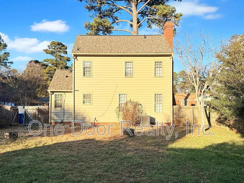 Beautiful 3 Bed & 1.5 Bath Detached Home - $1,850 property image