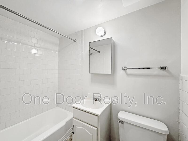$1745 / 1 br / 1 ba / 585 sqft property image