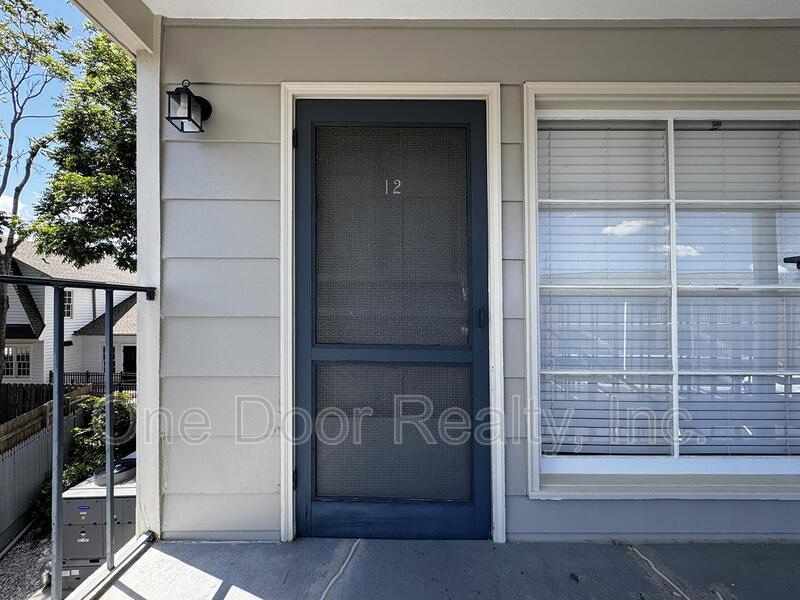 $1595 / 1 br / 1 ba / 465 sqft property image