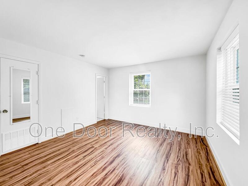 $1745 / 1 br / 1 ba / 585 sqft property image