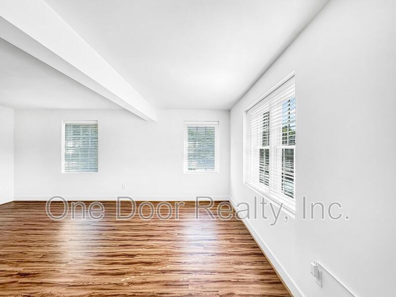 $1745 / 1 br / 1 ba / 585 sqft property image