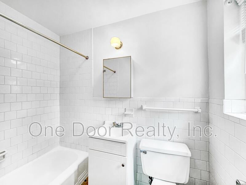 $1745 / 1 br / 1 ba / 585 sqft property image
