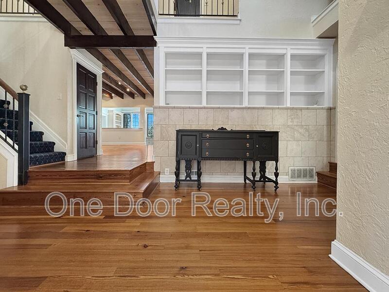 $4950 / 5 BR / 4.5 BA / 4704 sqft property image