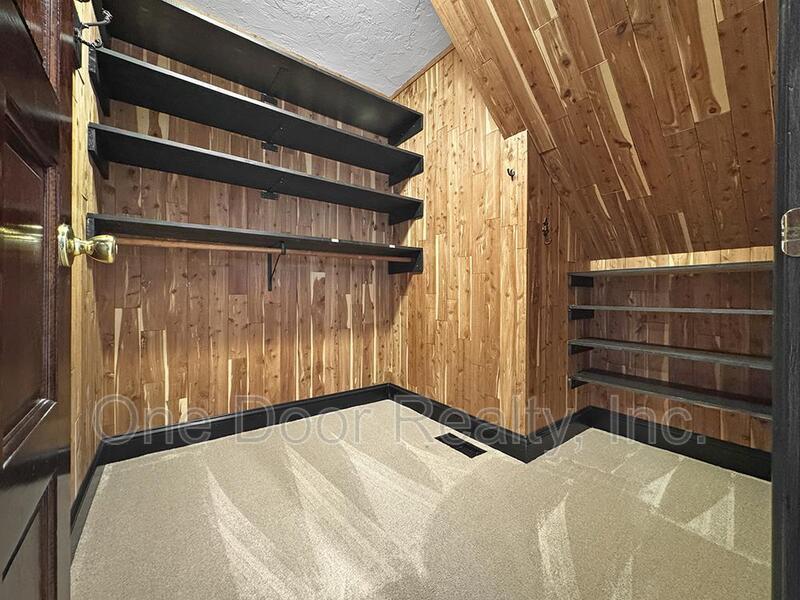 $4950 / 5 BR / 4.5 BA / 4704 sqft property image