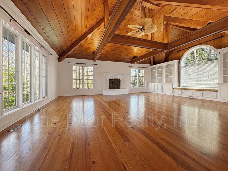 $4950 / 5 BR / 4.5 BA / 4704 sqft property image