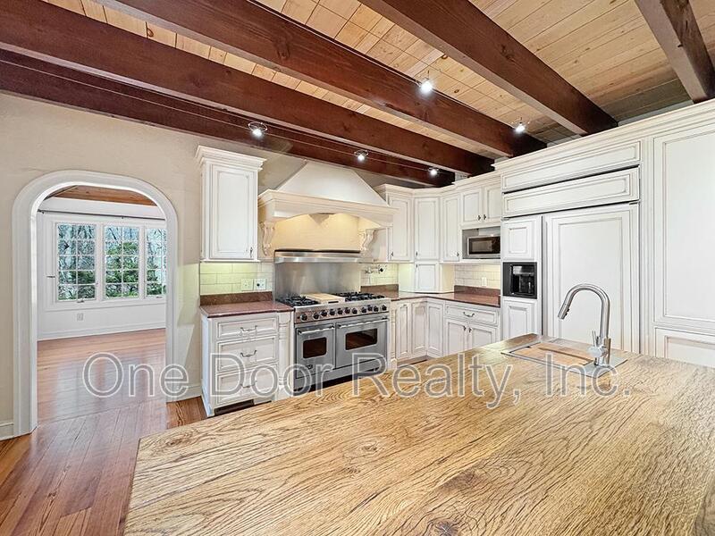 $4950 / 5 BR / 4.5 BA / 4704 sqft property image