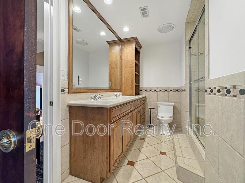 $4950 / 5 BR / 4.5 BA / 4704 sqft property image