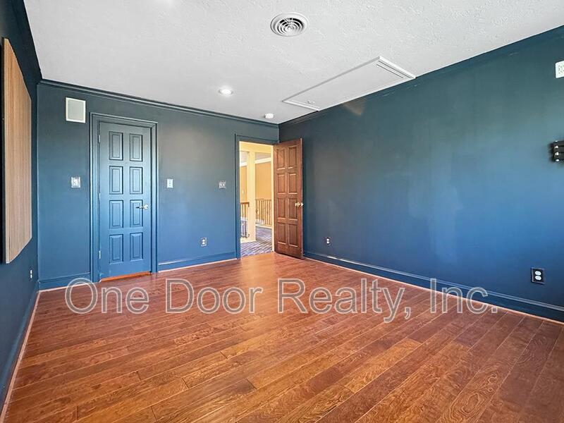 $4950 / 5 BR / 4.5 BA / 4704 sqft property image