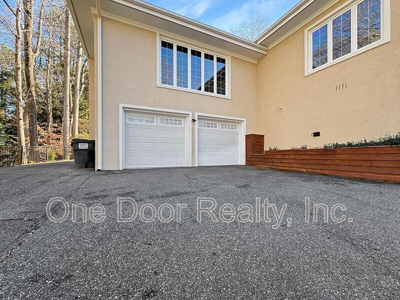 $4950 / 5 BR / 4.5 BA / 4704 sqft property image