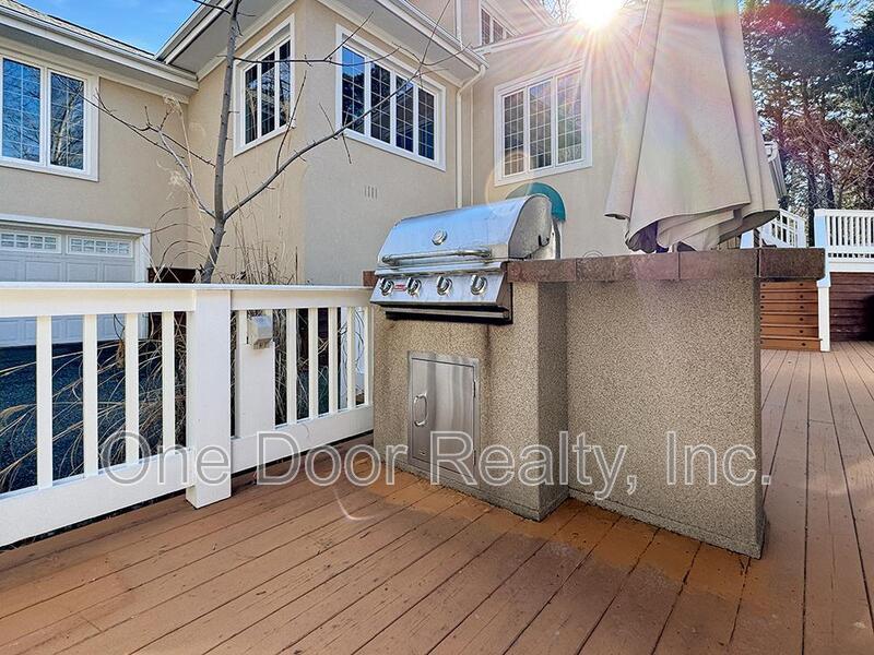 $4950 / 5 BR / 4.5 BA / 4704 sqft property image