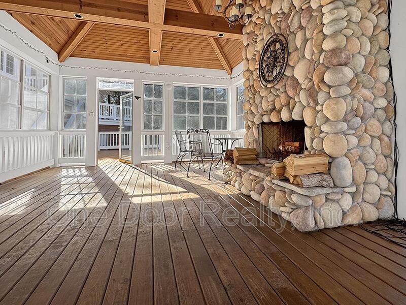 $4950 / 5 BR / 4.5 BA / 4704 sqft property image