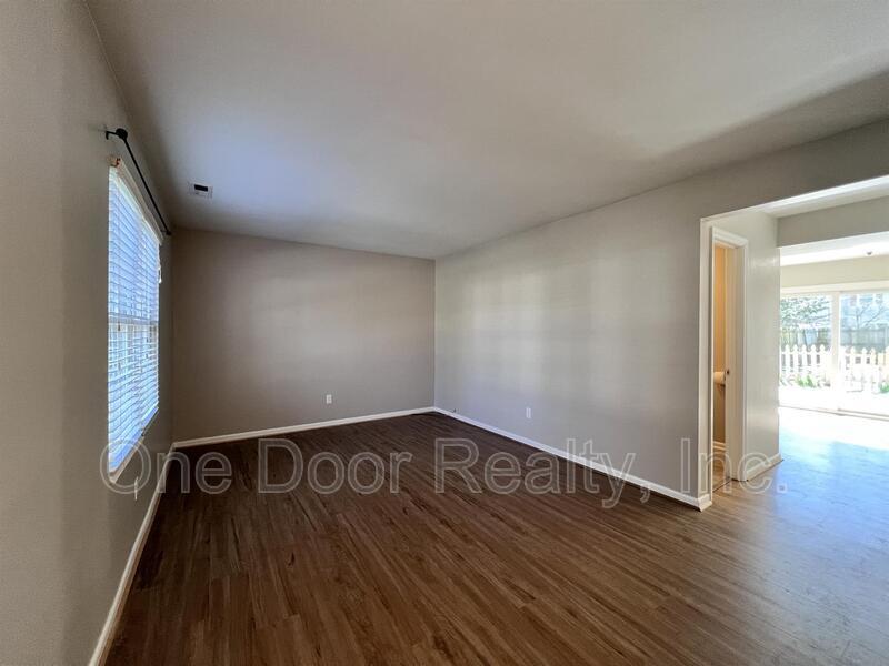 $1750 / 3 br / 1.5 ba's / 1210 sqft property image
