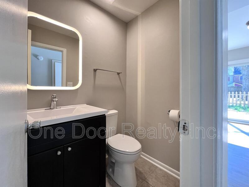 $1750 / 3 br / 1.5 ba's / 1210 sqft property image