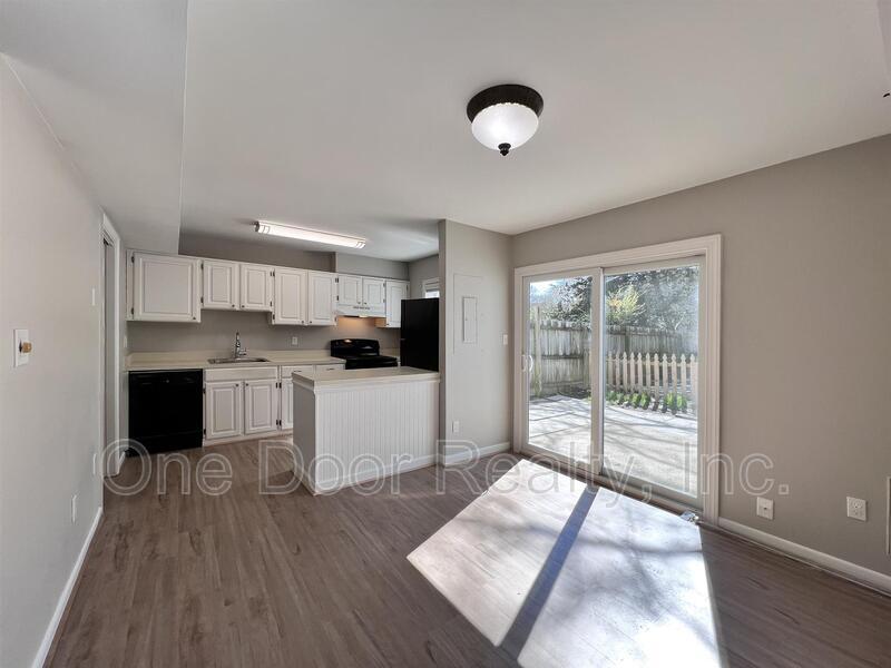 $1750 / 3 br / 1.5 ba's / 1210 sqft property image