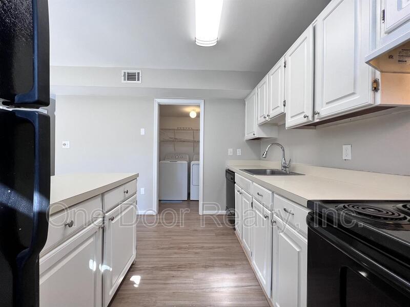 $1750 / 3 br / 1.5 ba's / 1210 sqft property image