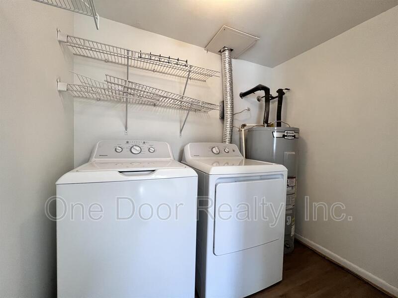 $1750 / 3 br / 1.5 ba's / 1210 sqft property image