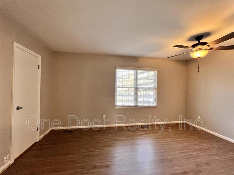 $1750 / 3 br / 1.5 ba's / 1210 sqft property image