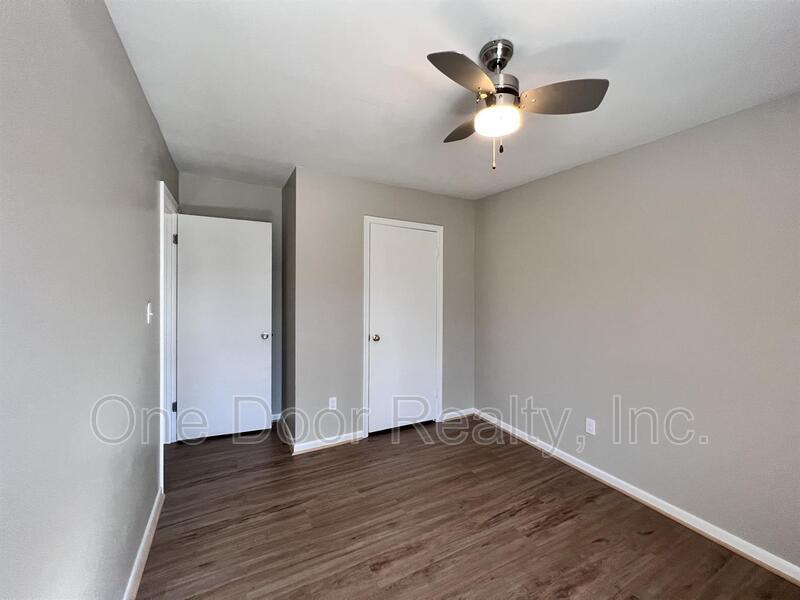 $1750 / 3 br / 1.5 ba's / 1210 sqft property image
