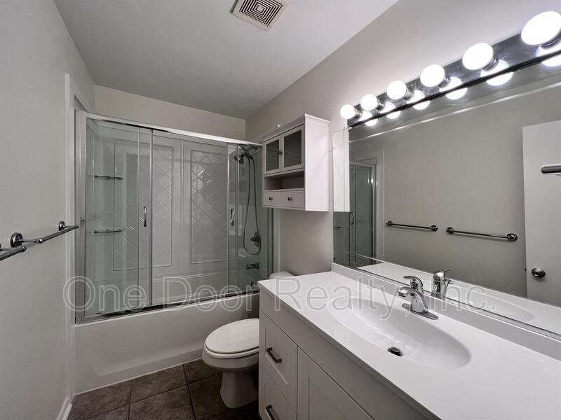 $1750 / 3 br / 1.5 ba's / 1210 sqft property image