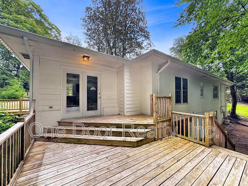 $3,800 / 4 BR / 2 BA / 2,639 sqft property image