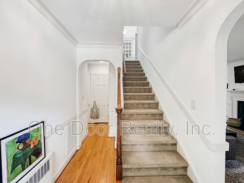 $3,500 / 3 BR / 2 BA / 1,880 sqft property image