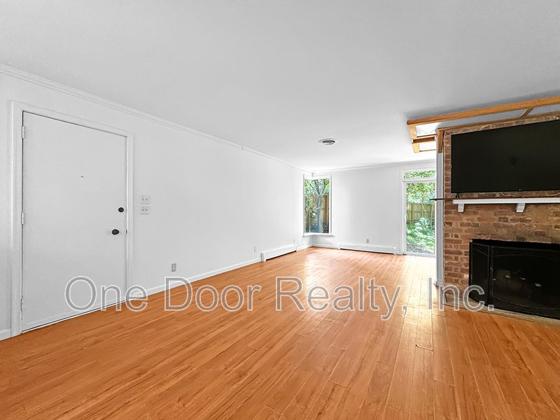 $3,800 / 4 BR / 2 BA / 2,639 sqft property image