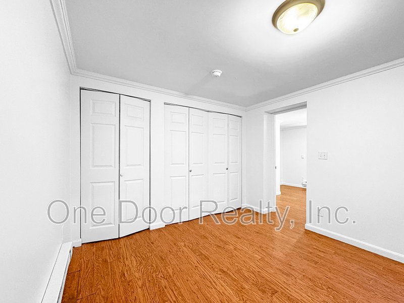 $3,800 / 4 BR / 2 BA / 2,639 sqft property image