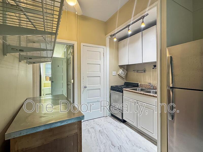 NOW ONLY $1600 / 2 BR / 2 BA / 900 Sq Ft property image