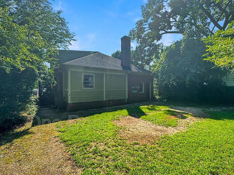 NOW ONLY $1600 / 2 BR / 2 BA / 900 Sq Ft property image
