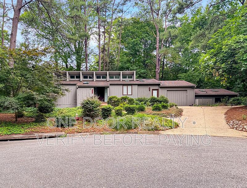 Private Rooms Near William & Mary | Individual or Group Leasing property image