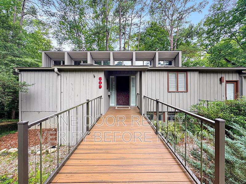 Private Rooms Near William & Mary | Individual or Group Leasing property image