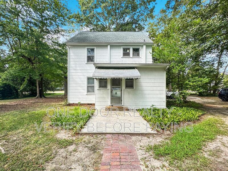 3-BEDROOM APARTMENT IN HISTORIC HOME NEAR WILLIAM & MARY | JUNE 2027 property image