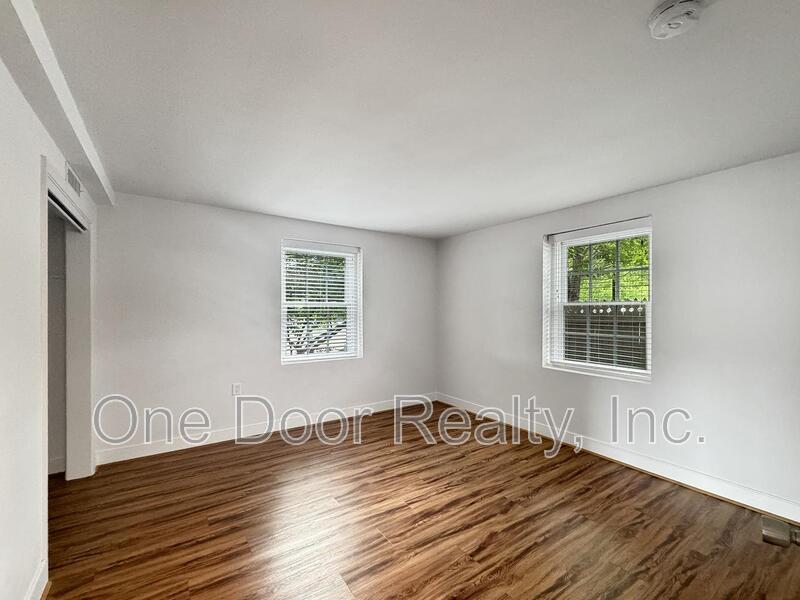 $1745 / 1 br / 1 ba / 585 sqft property image