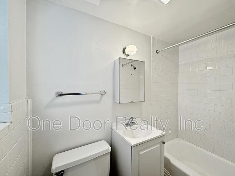 $1745 / 1 br / 1 ba / 585 sqft property image