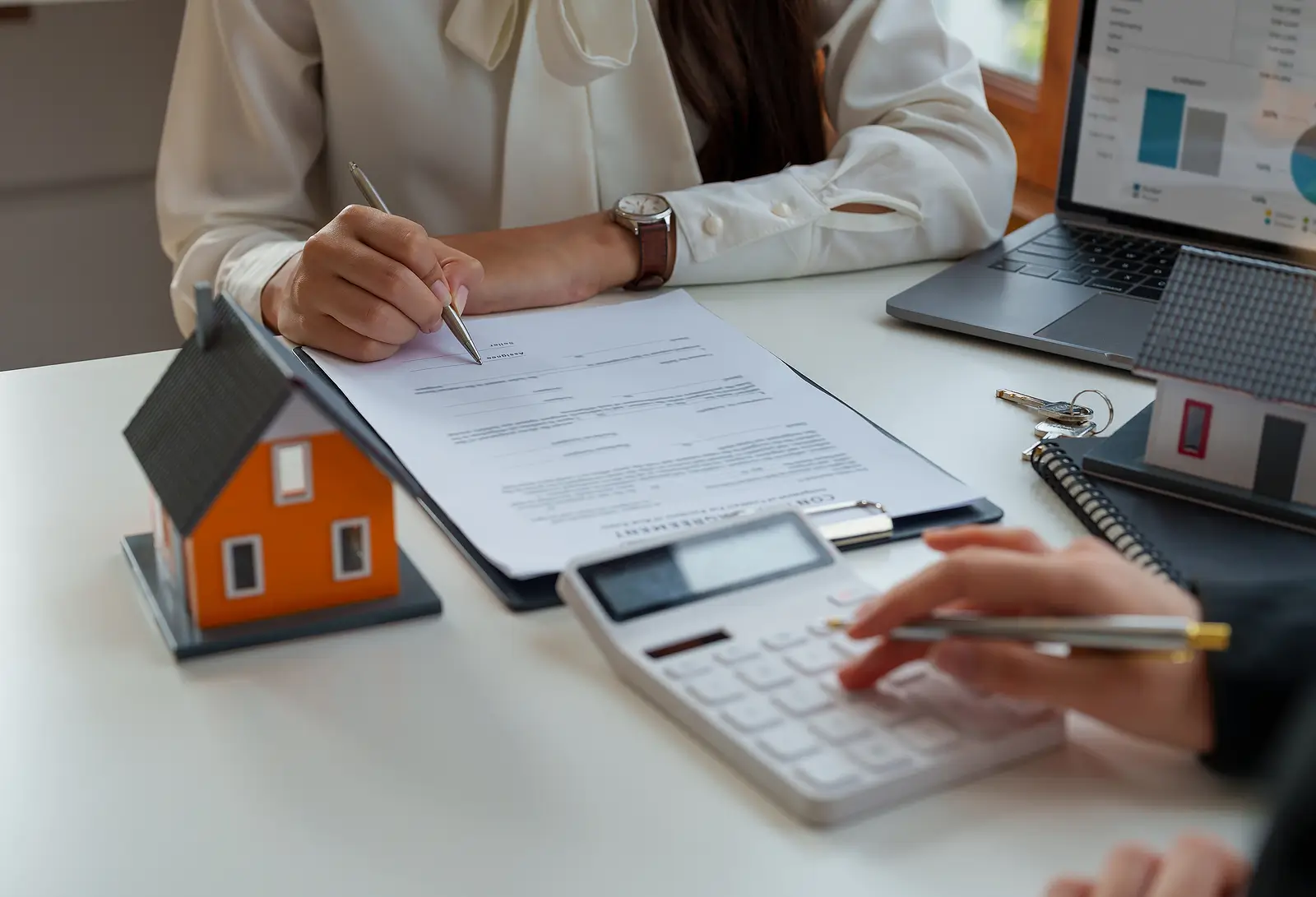 Tenant Background Checks in Williamsburg: Protect Your Property and Income